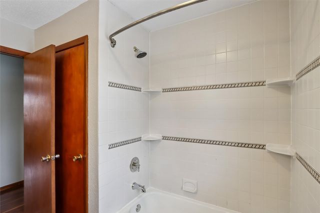 3125 Shasta Court NE, Cedar Rapids, IA 52402