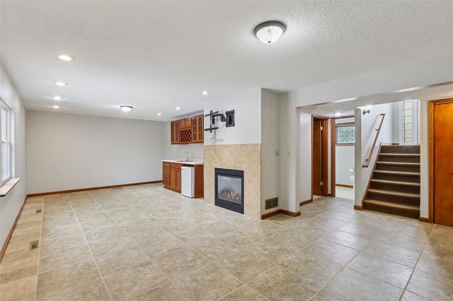 3125 Shasta Court NE, Cedar Rapids, IA 52402