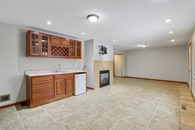 3125 Shasta Court NE, Cedar Rapids, IA 52402