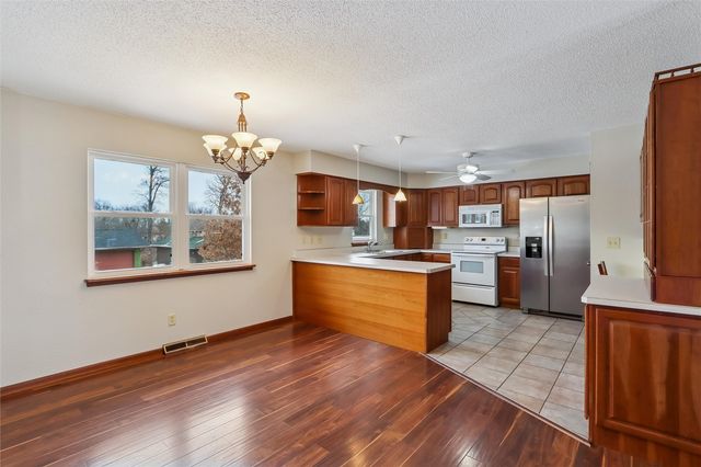 3125 Shasta Court NE, Cedar Rapids, IA 52402