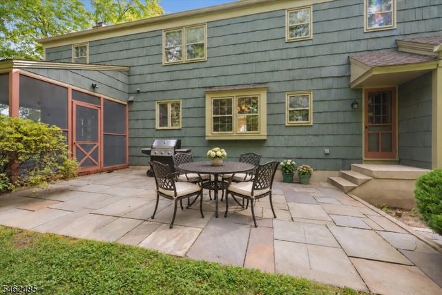 1 Ellyn Ct, Morris Twp., NJ 07960