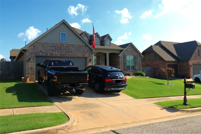 5870 E 143rd Street S, Bixby, OK 74008