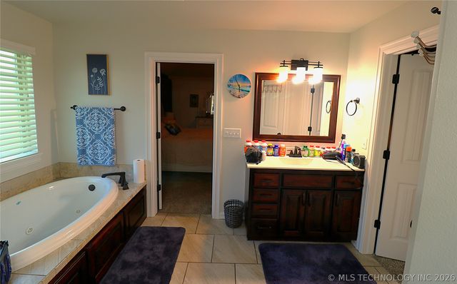 5870 E 143rd Street S, Bixby, OK 74008