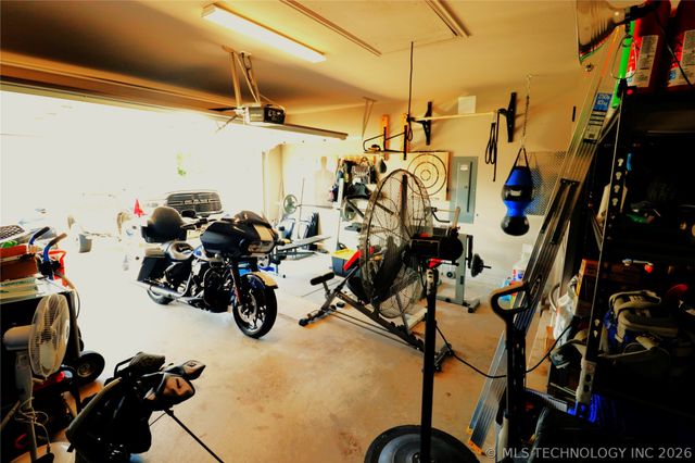 5870 E 143rd Street S, Bixby, OK 74008