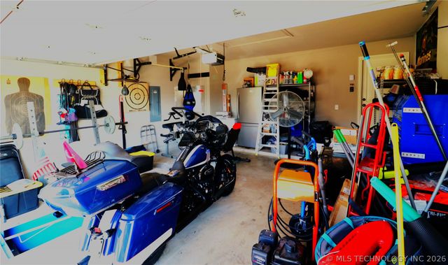 5870 E 143rd Street S, Bixby, OK 74008