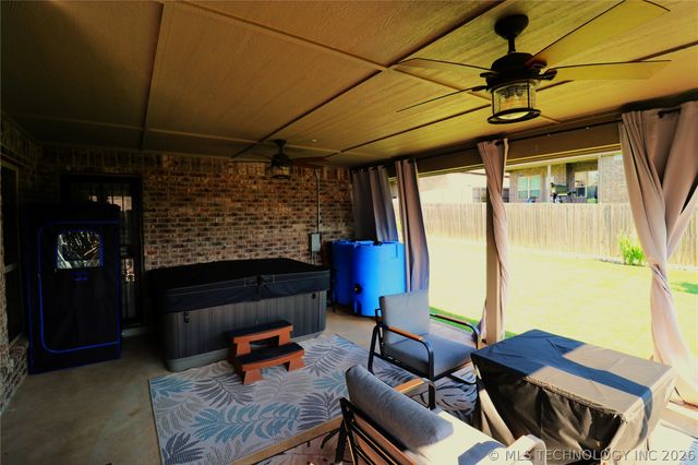 5870 E 143rd Street S, Bixby, OK 74008