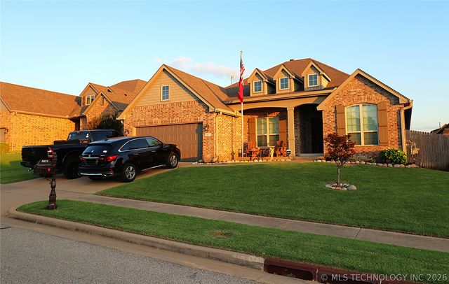 5870 E 143rd Street S, Bixby, OK 74008