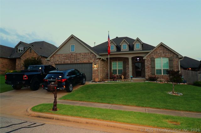 5870 E 143rd Street S, Bixby, OK 74008