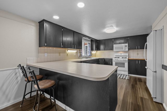 815 39th St SE, Minot, ND 58701