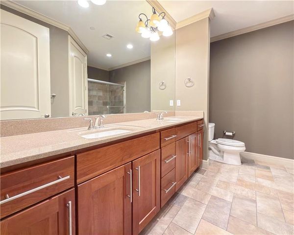 10531 Mission Road 312, Leawood, KS 66206