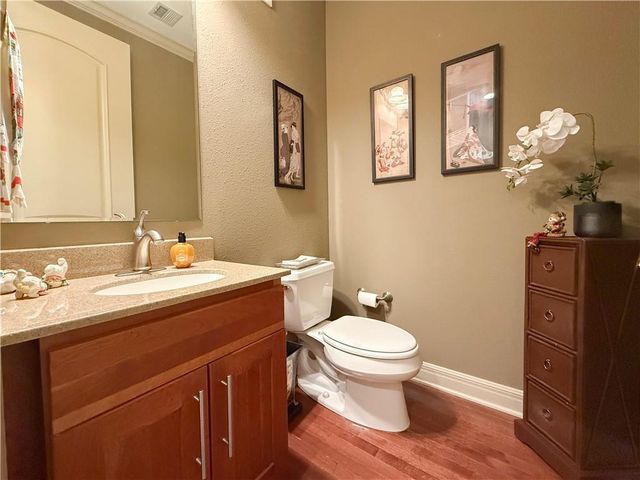 10531 Mission Road 312, Leawood, KS 66206