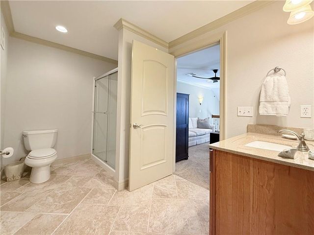 10531 Mission Road 312, Leawood, KS 66206