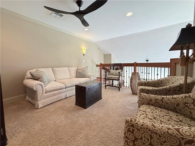 10531 Mission Road 312, Leawood, KS 66206