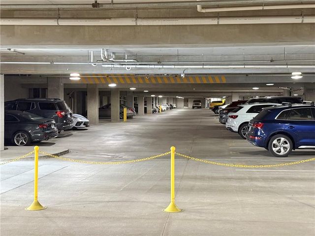 10531 Mission Road 312, Leawood, KS 66206