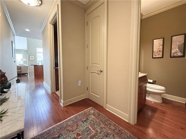 10531 Mission Road 312, Leawood, KS 66206