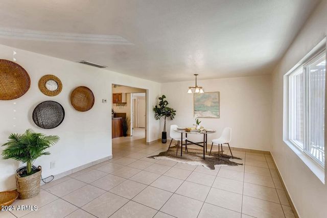 6730 W Flynn Lane, Glendale, AZ 85303