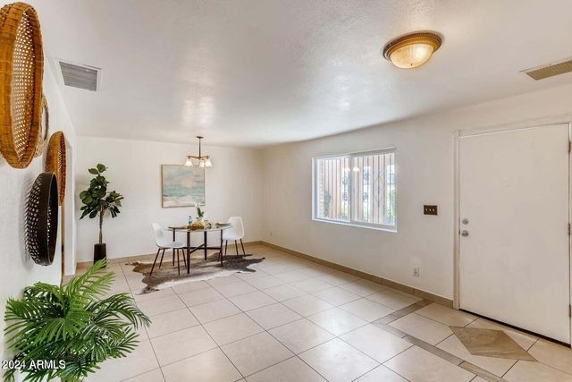 6730 W Flynn Lane, Glendale, AZ 85303