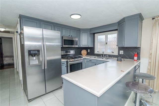 2 Ash Lane, North Providence, RI 02911