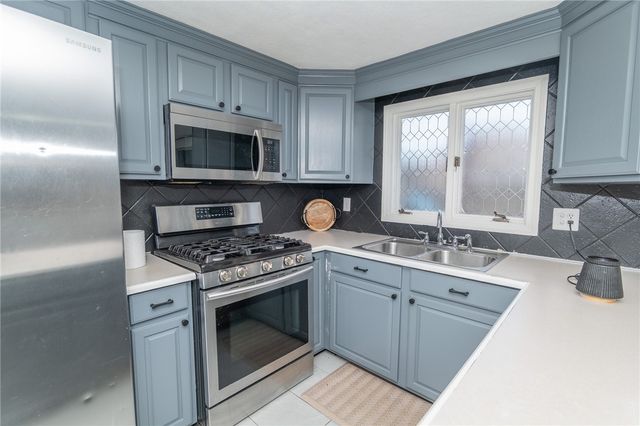 2 Ash Lane, North Providence, RI 02911