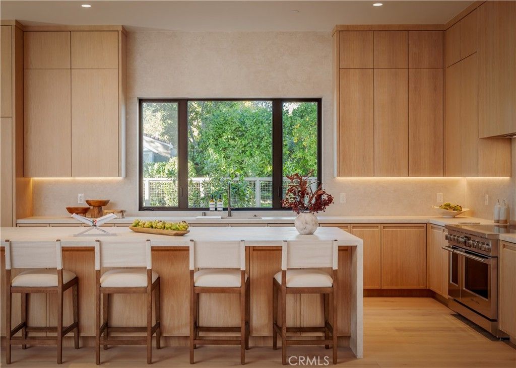 Image 18 of property listing at 4956 Gentry Avenue, Valley Village, CA 91607