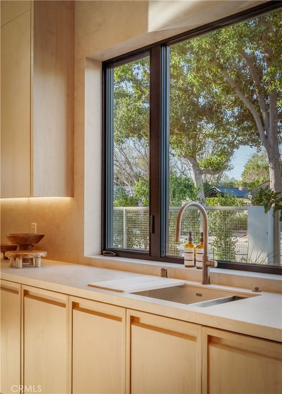 Image 19 of property listing at 4956 Gentry Avenue, Valley Village, CA 91607