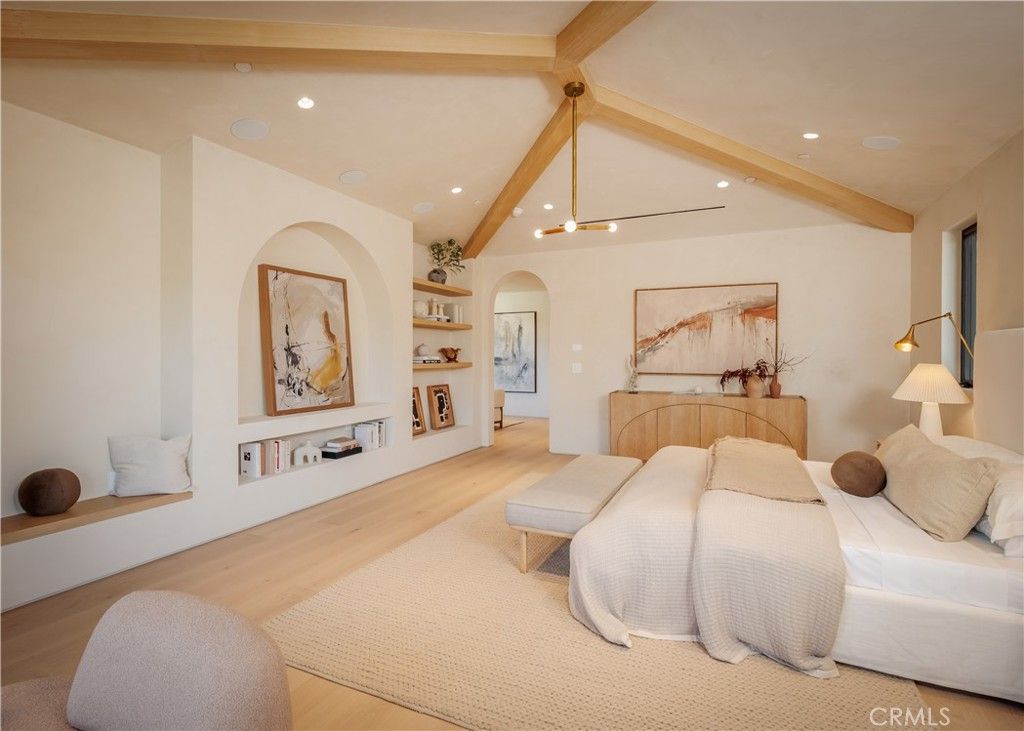 Image 38 of property listing at 4956 Gentry Avenue, Valley Village, CA 91607