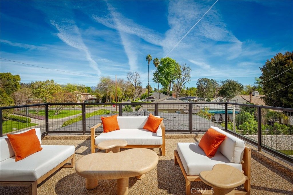 Image 46 of property listing at 4956 Gentry Avenue, Valley Village, CA 91607