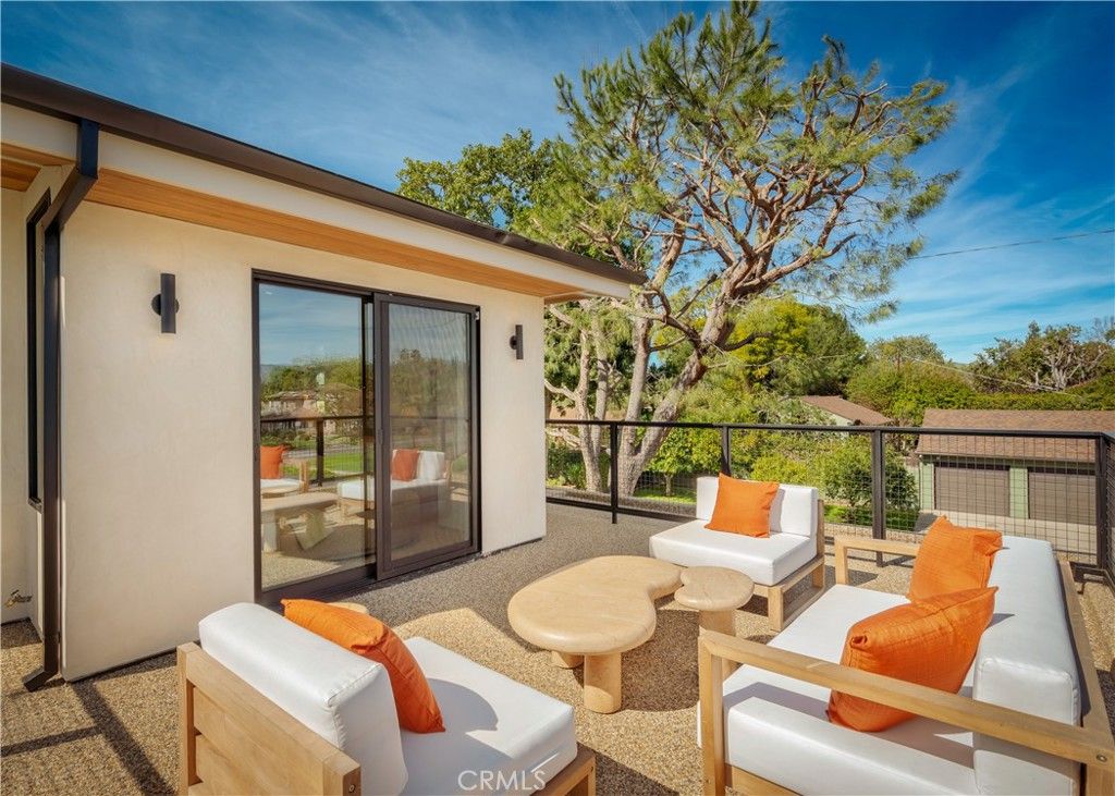 Image 47 of property listing at 4956 Gentry Avenue, Valley Village, CA 91607