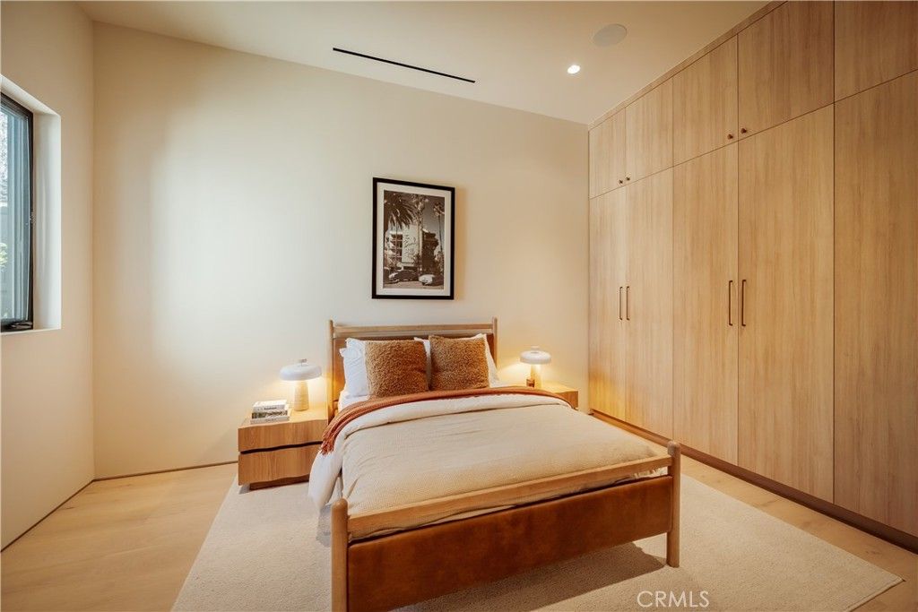 Image 53 of property listing at 4956 Gentry Avenue, Valley Village, CA 91607