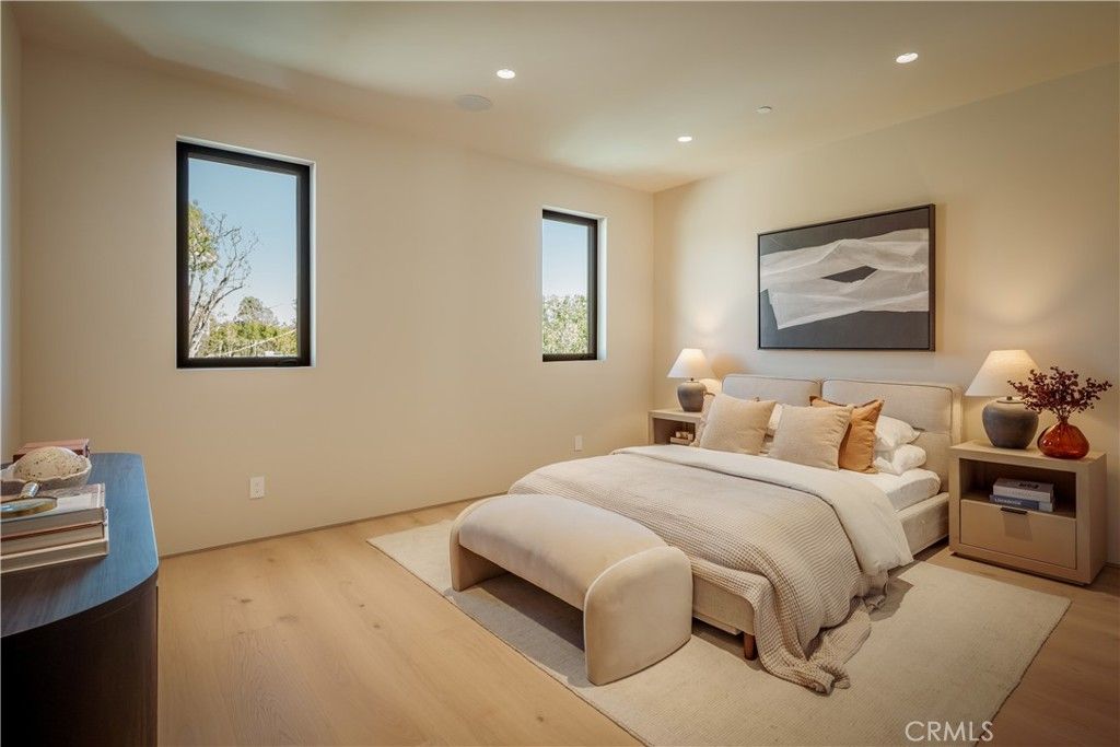 Image 54 of property listing at 4956 Gentry Avenue, Valley Village, CA 91607