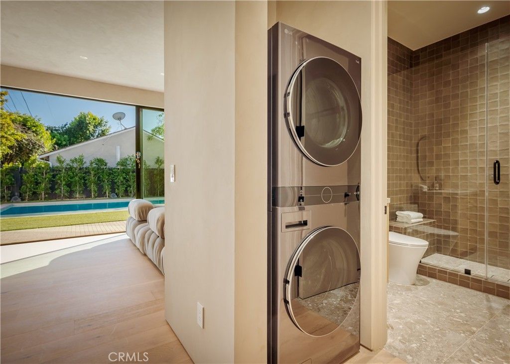 Image 71 of property listing at 4956 Gentry Avenue, Valley Village, CA 91607