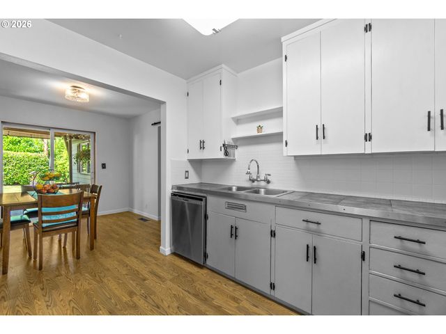 3811 Ne 114TH Ave, Portland, OR 97220