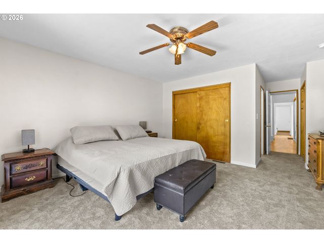 3811 Ne 114TH Ave, Portland, OR 97220