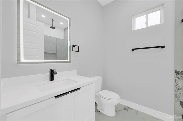 8042 N 48th Lane, Mcallen, TX 78504