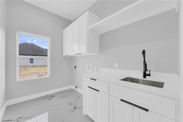 8042 N 48th Lane, Mcallen, TX 78504