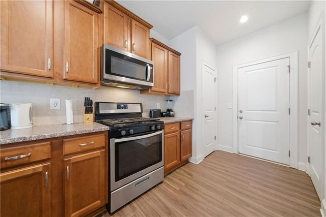 4095 Lake Manor Way, Atlanta, GA 30349