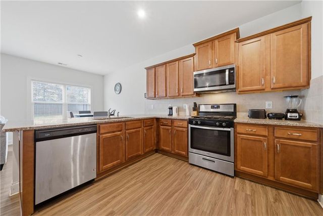 4095 Lake Manor Way, Atlanta, GA 30349