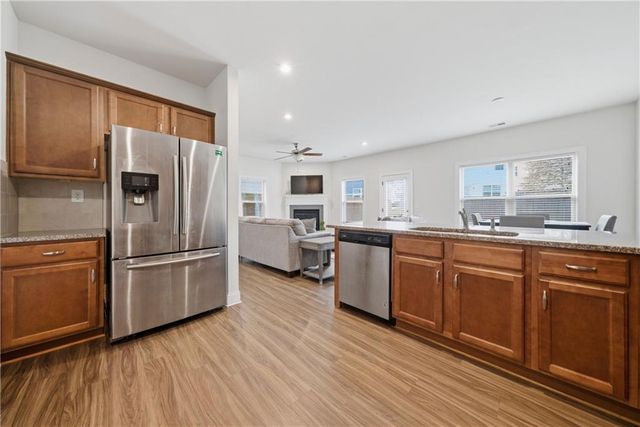 4095 Lake Manor Way, Atlanta, GA 30349