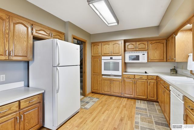 10934 Spring Street, Omaha, NE 68144