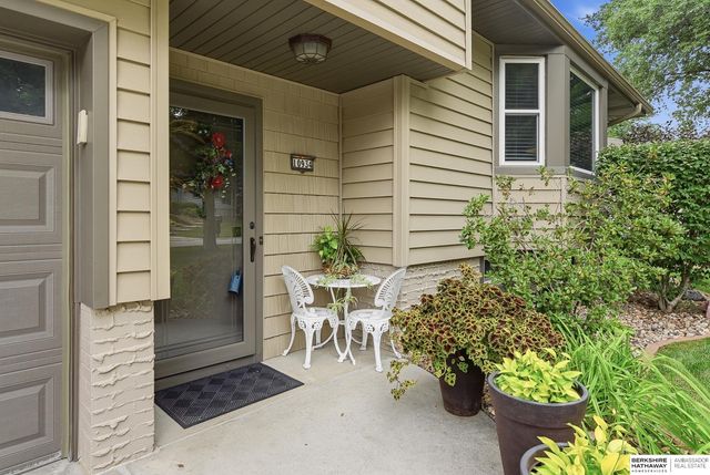 10934 Spring Street, Omaha, NE 68144