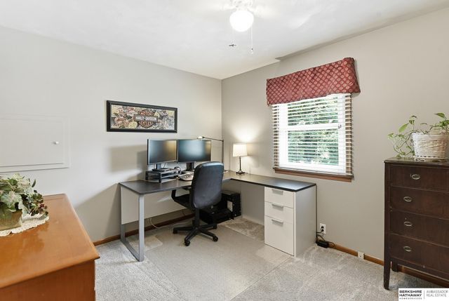 10934 Spring Street, Omaha, NE 68144