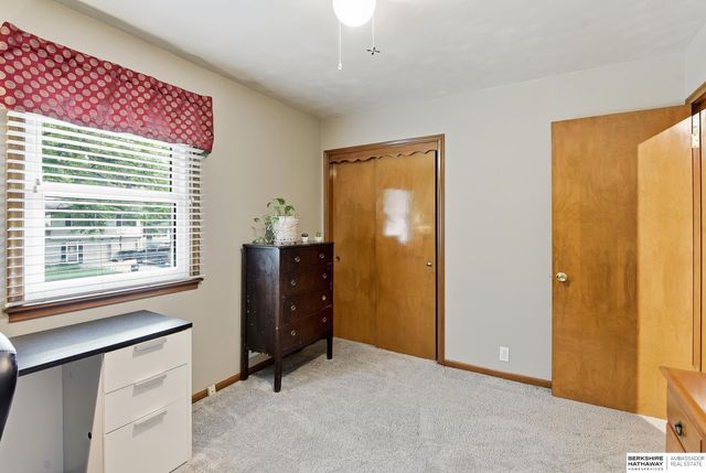 10934 Spring Street, Omaha, NE 68144