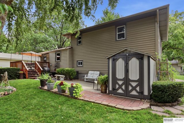 10934 Spring Street, Omaha, NE 68144