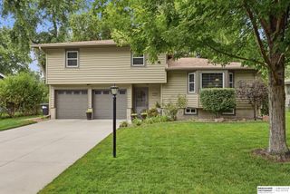 10934 Spring Street, Omaha, NE 68144