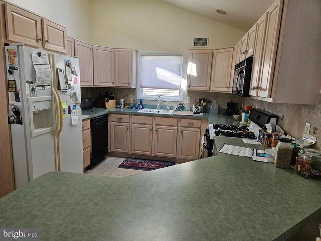 21 W 85TH ST, Long Beach Township, NJ 08008