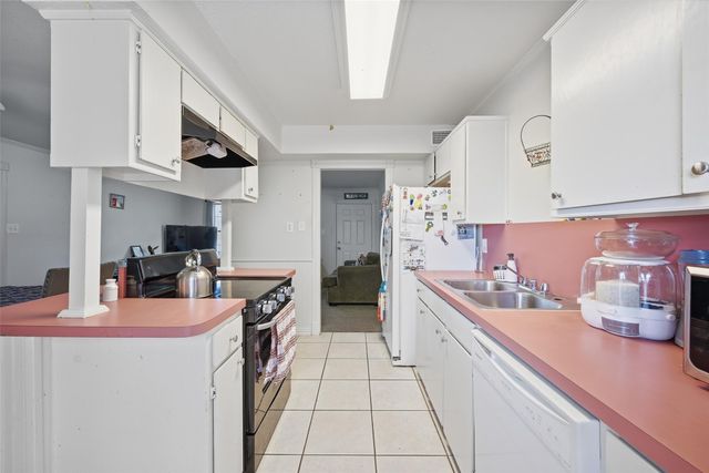 821 Jennifer Court, Sanger, TX 76266