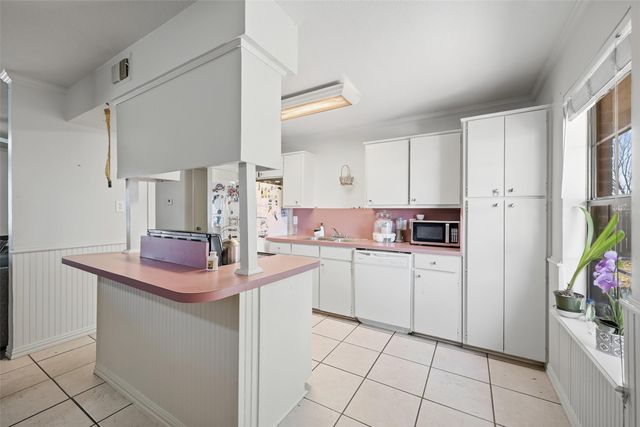 821 Jennifer Court, Sanger, TX 76266