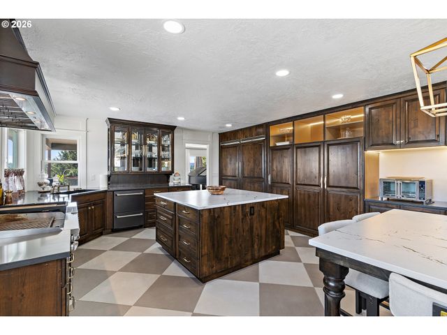 876 TAYBIN Rd Nw, Salem, OR 97304