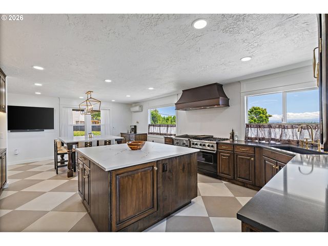 876 TAYBIN Rd Nw, Salem, OR 97304