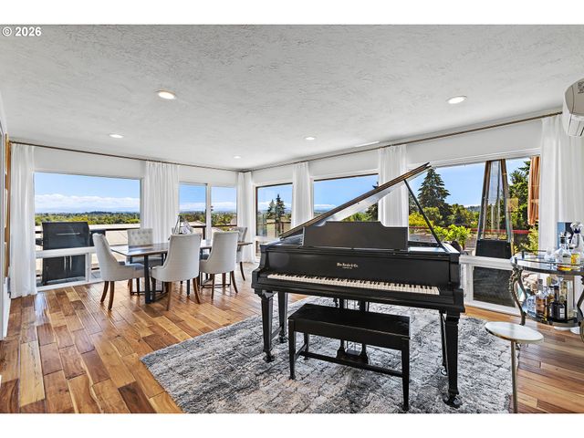 876 TAYBIN Rd Nw, Salem, OR 97304